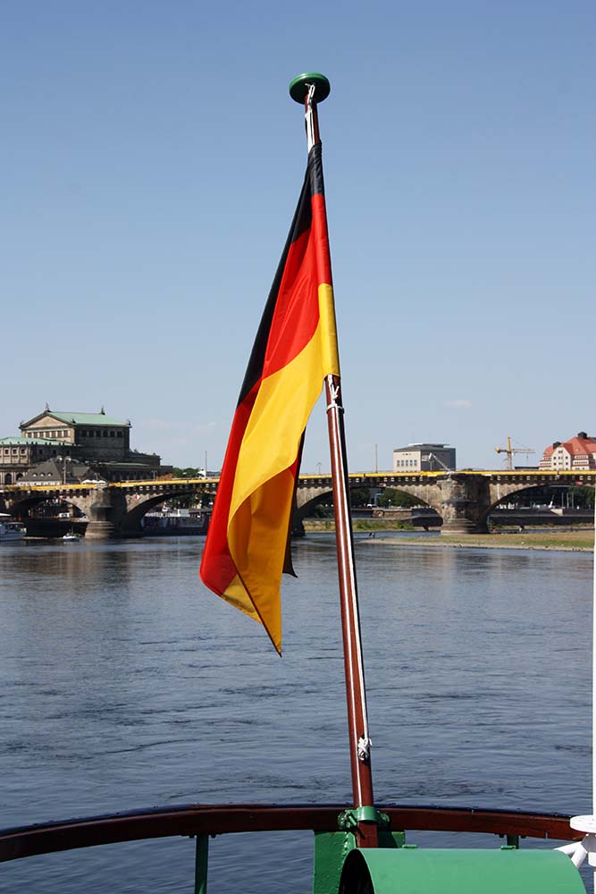 Elbfahrt mit dem Dampfschiff Diesbar www.die4hartwigs.de