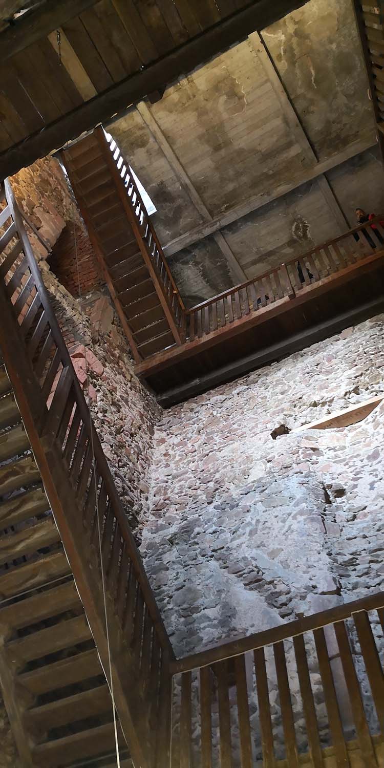 Kastelburg Waldkirch www.die4hartwigs.de